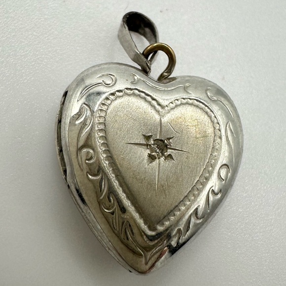 Solid 14kt white gold silver color real diamond dainty heart locket - Picture 3 of 10